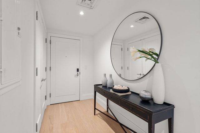 380 Harrison Ave 1118, Boston, MA 02118