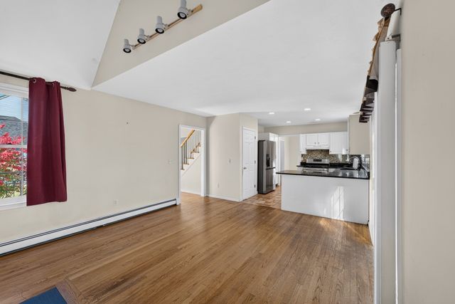 9 Arbor Drive, Shrewsbury, MA 01545