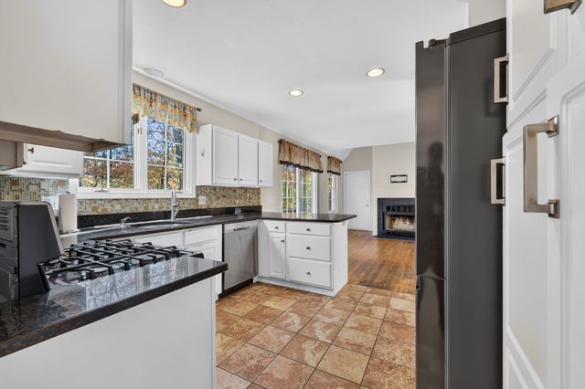 9 Arbor Drive, Shrewsbury, MA 01545
