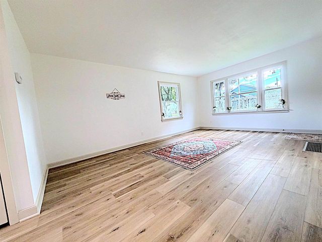 1133 MARQUETTE AVENUE, Green Bay, WI 54304