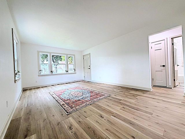 1133 MARQUETTE AVENUE, Green Bay, WI 54304