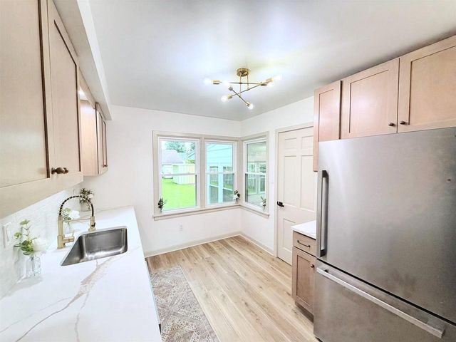 1133 MARQUETTE AVENUE, Green Bay, WI 54304