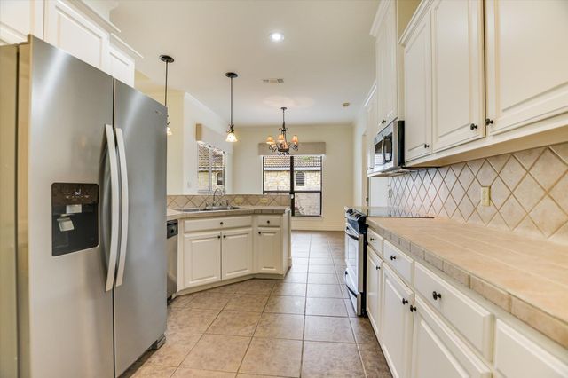 1308 Hi Circle N, Horseshoe Bay, TX 78657