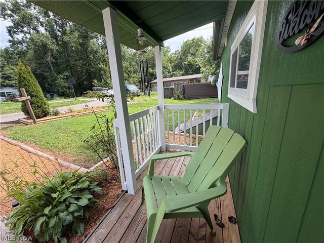12 Hemlock Street, Elizabeth, WV 26143
