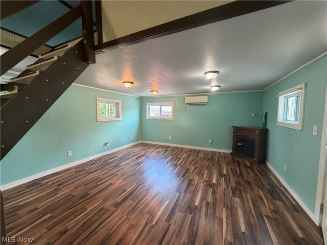 12 Hemlock Street, Elizabeth, WV 26143