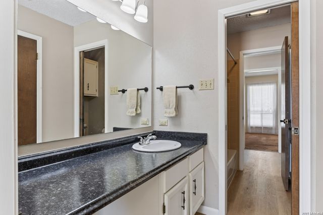 11303 Vance Jackson Rd Apt G4, San Antonio, TX 78230