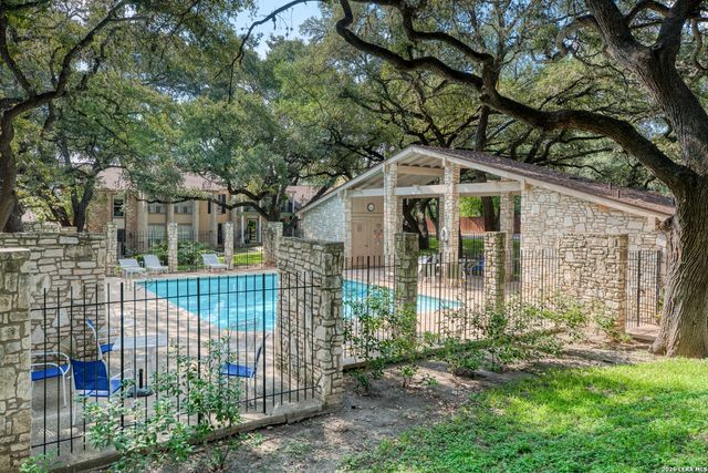 11303 Vance Jackson Rd Apt G4, San Antonio, TX 78230
