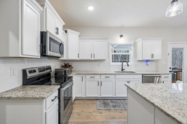 1033 Brightwood Ct, Clarksville, TN 37043