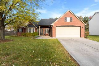 11388 Falling Water Way, Fishers, IN 46037