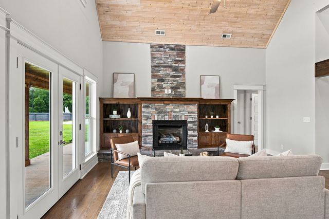 1174 Abiff Rd, Bon Aqua, TN 37025