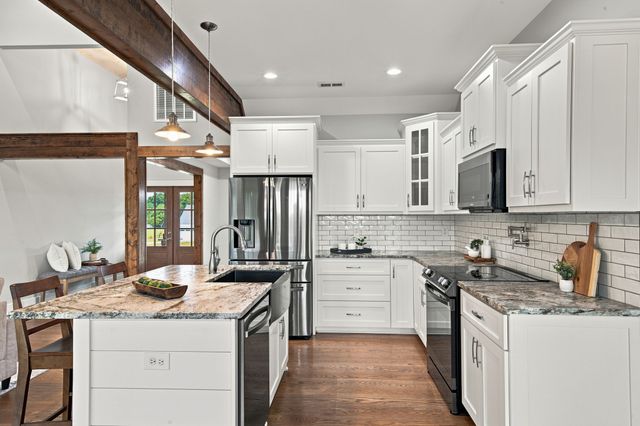1174 Abiff Rd, Bon Aqua, TN 37025