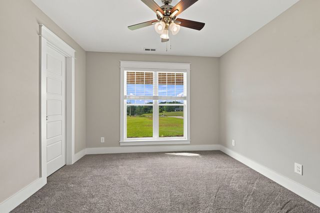 1174 Abiff Rd, Bon Aqua, TN 37025