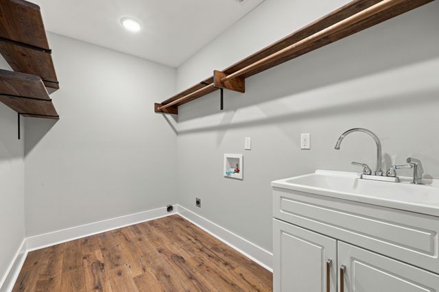 1174 Abiff Rd, Bon Aqua, TN 37025