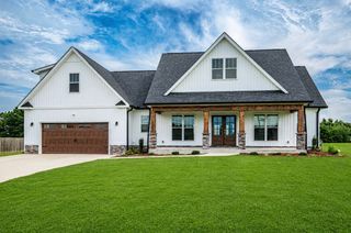 1174 Abiff Rd, Bon Aqua, TN 37025