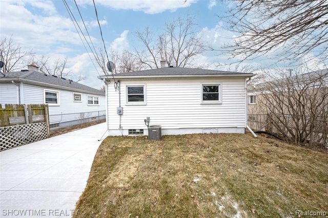 22620 Raven Avenue, Eastpointe, MI 48021