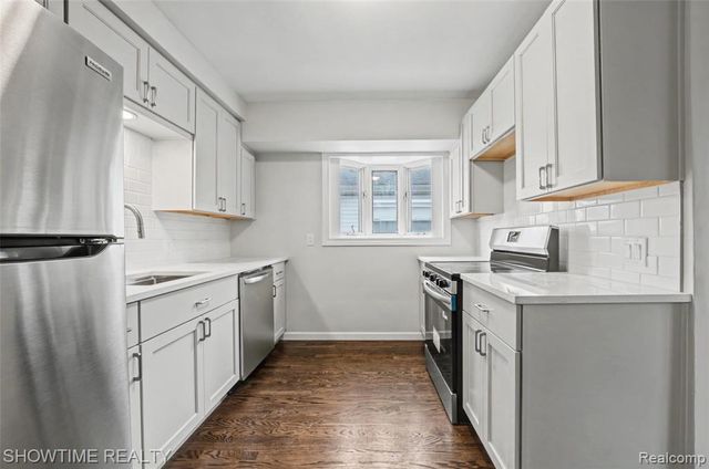 22620 Raven Avenue, Eastpointe, MI 48021