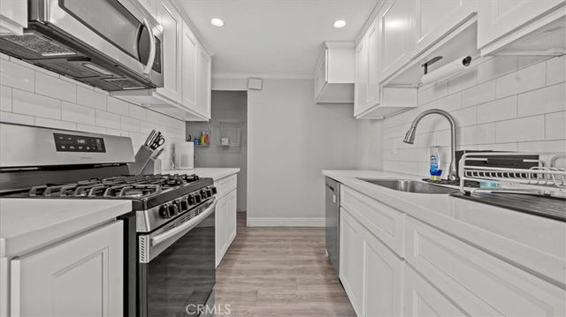 1386 W 8th, Upland, CA 91786