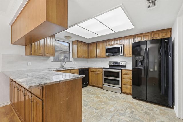 6205 Berlinetta Drive, Arlington, TX 76001