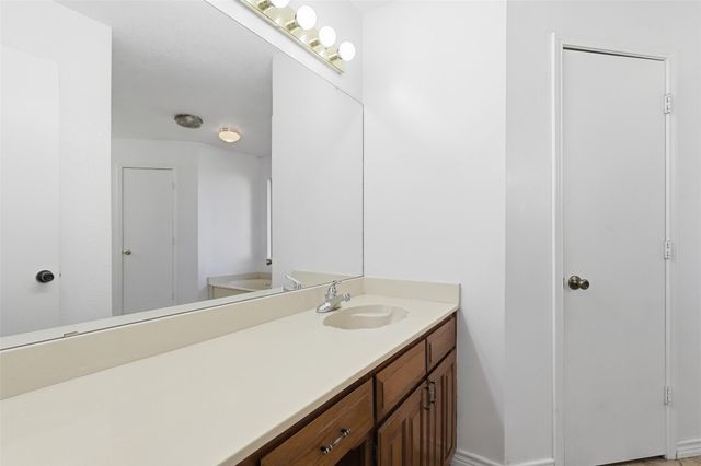 6205 Berlinetta Drive, Arlington, TX 76001