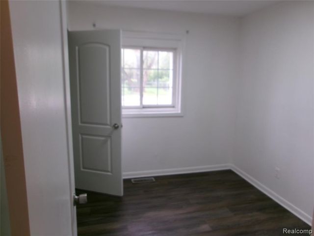 709 Dorset Avenue, Ypsilanti, MI 48198