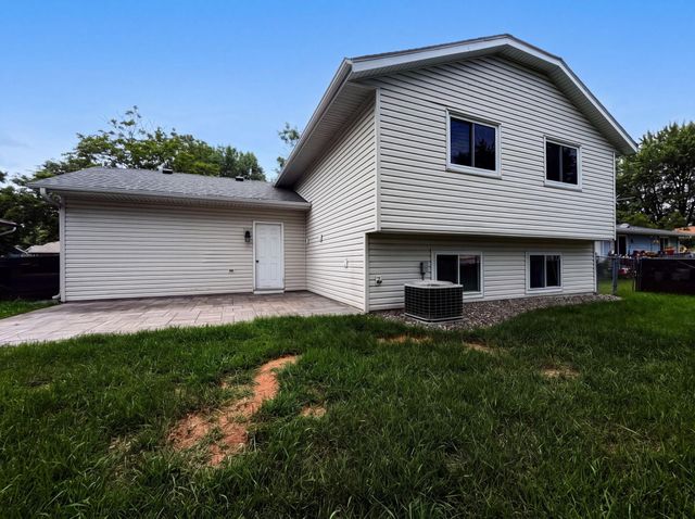 18216 Empire Trail, Farmington, MN 55024