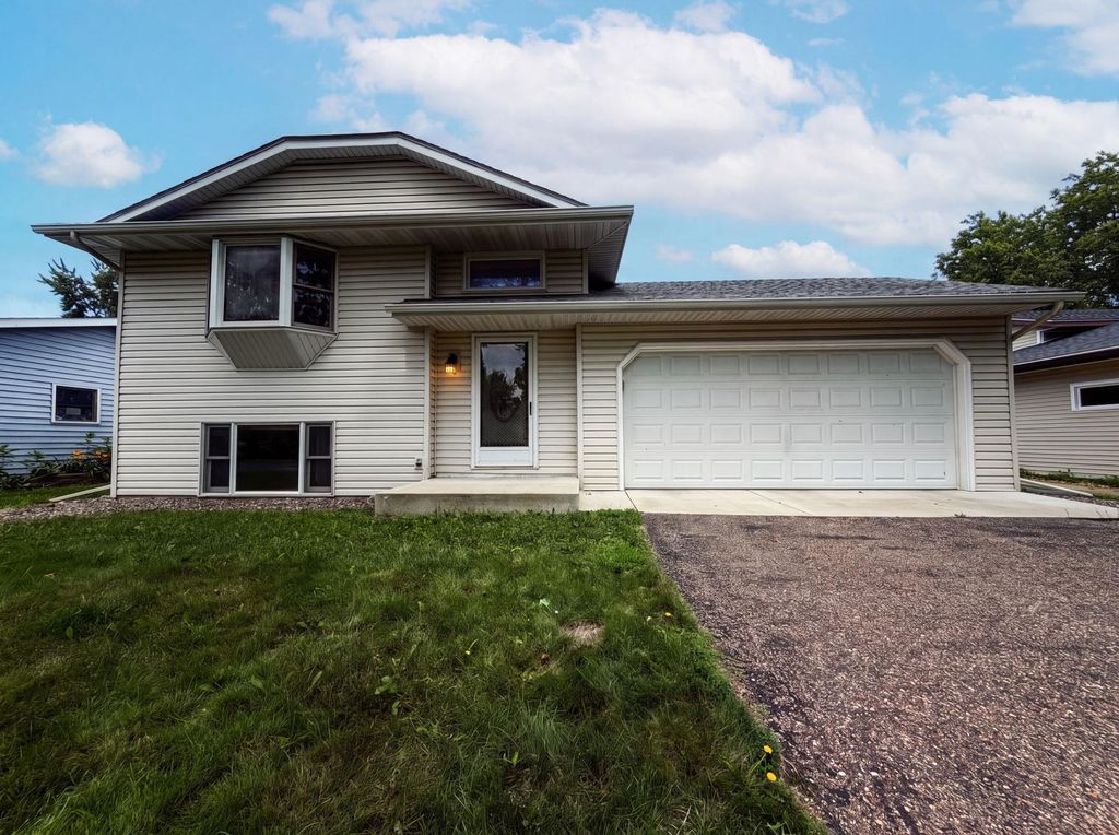 18216 Empire Trail, Farmington, MN 55024