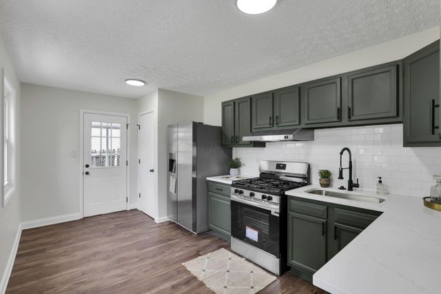 3832 Laguna Drive, Columbus, OH 43232