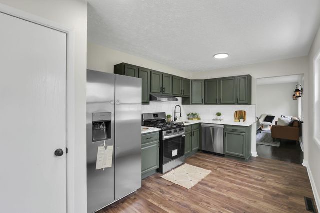 3832 Laguna Drive, Columbus, OH 43232