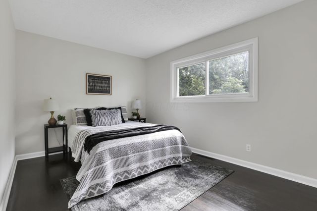 3832 Laguna Drive, Columbus, OH 43232