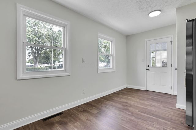 3832 Laguna Drive, Columbus, OH 43232