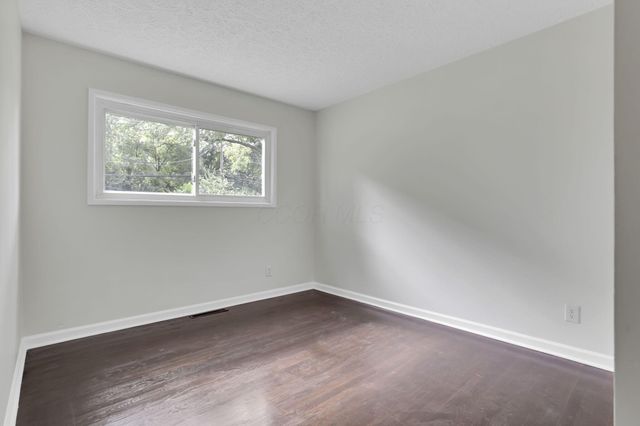 3832 Laguna Drive, Columbus, OH 43232