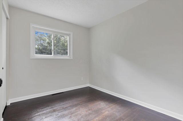3832 Laguna Drive, Columbus, OH 43232