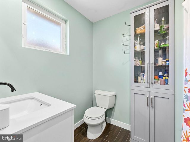 8 13TH ST, Burlington, NJ 08016