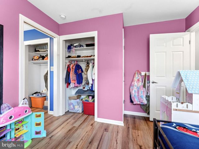 8 13TH ST, Burlington, NJ 08016