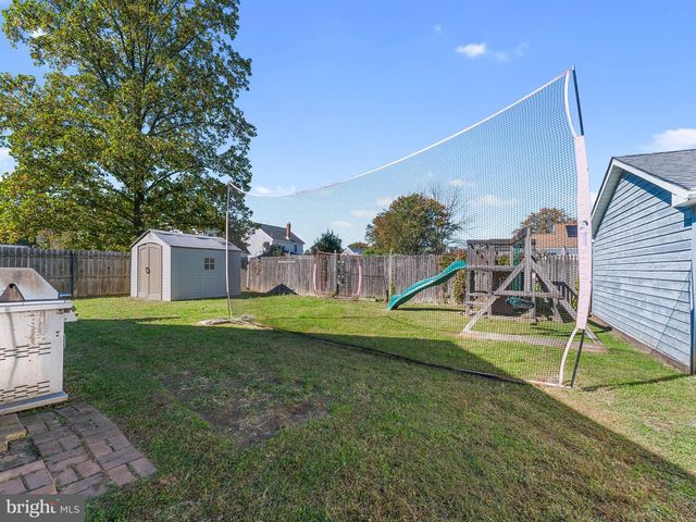8 13TH ST, Burlington, NJ 08016
