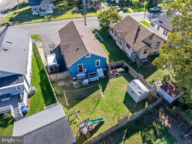 8 13TH ST, Burlington, NJ 08016