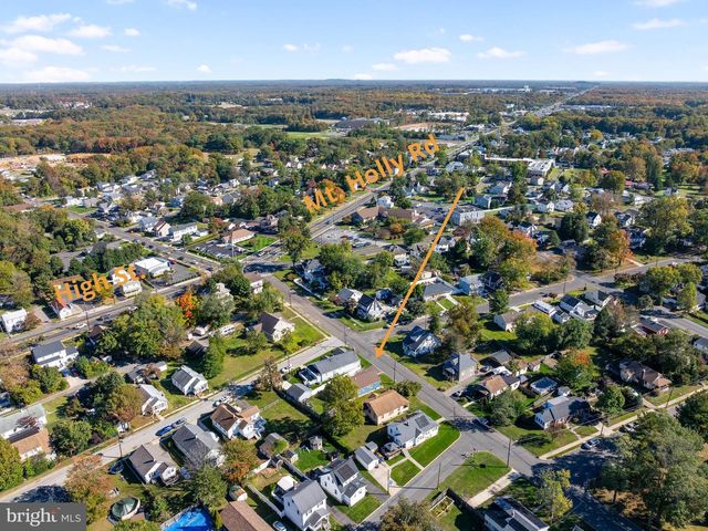 8 13TH ST, Burlington, NJ 08016