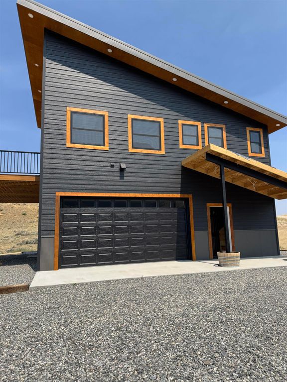 212 Hawk Dr, Wapiti, WY 82450 photo 1