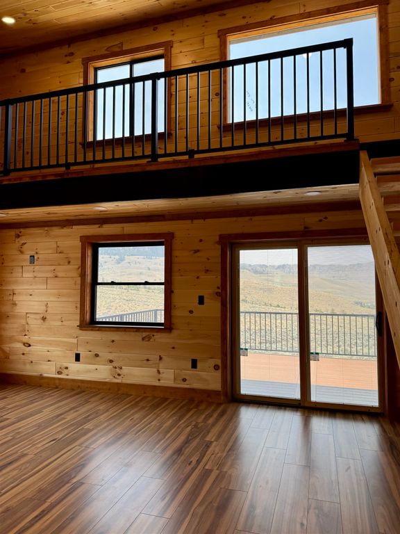 212 Hawk Dr, Wapiti, WY 82450 photo 5