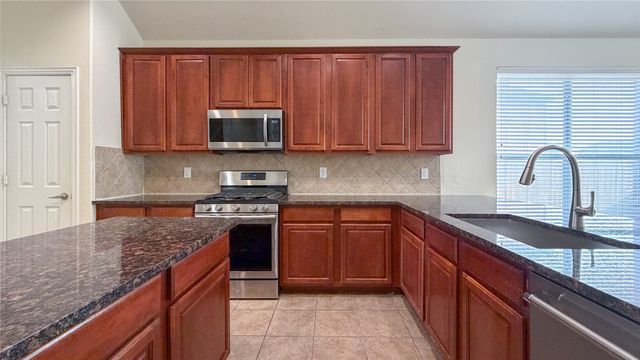 5312 Hockley Drive, Grand Prairie, TX 75052