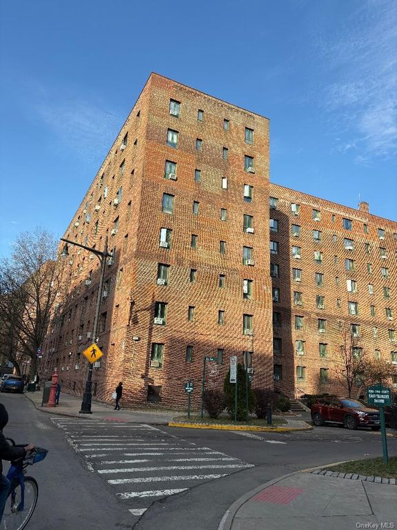 1591 Metropolitan Avenue 5I, Bronx, NY 10462