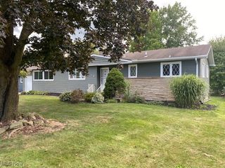 2108 Cranbrook Court, Youngstown, OH 44511