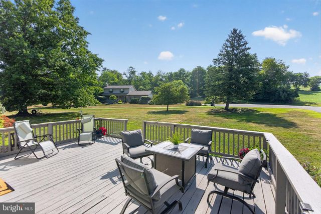 4124 LAWTON CT, Schnecksville, PA 18078