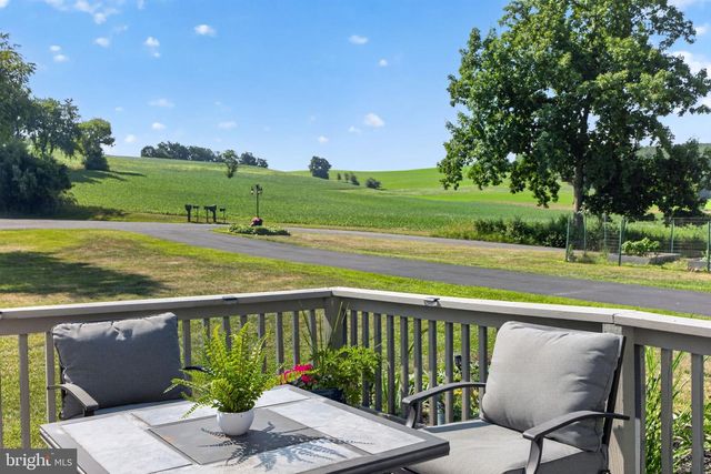 4124 LAWTON CT, Schnecksville, PA 18078