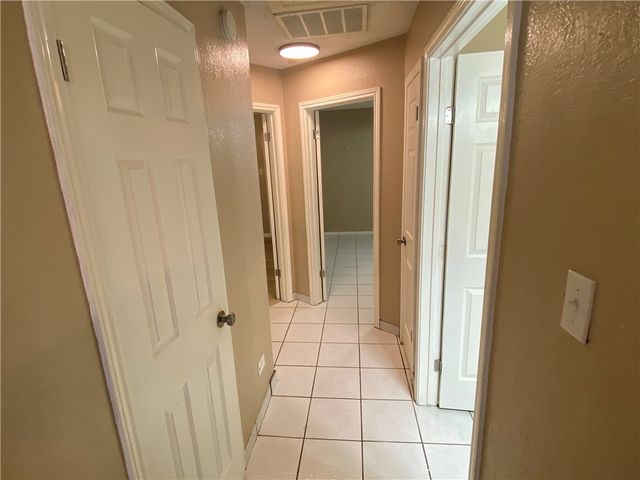 7201 Kress F-1, Corpus Christi, TX 78413