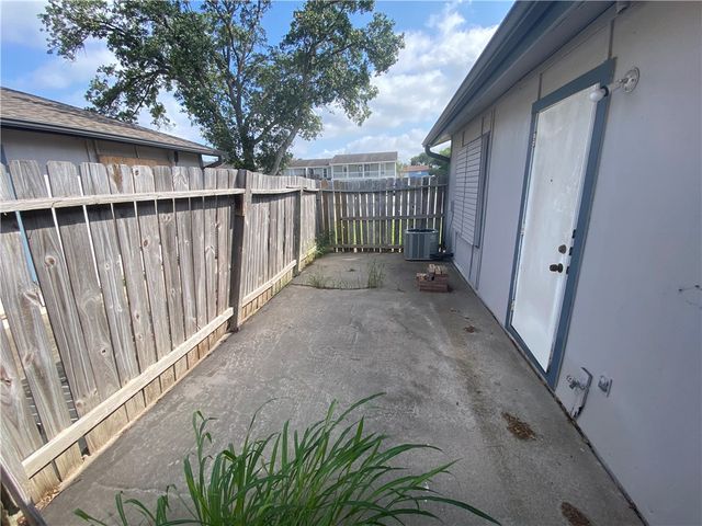 7201 Kress F-1, Corpus Christi, TX 78413
