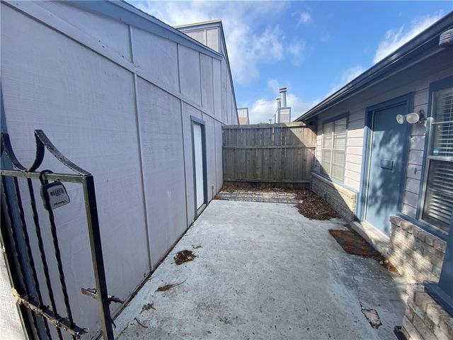 7201 Kress F-1, Corpus Christi, TX 78413