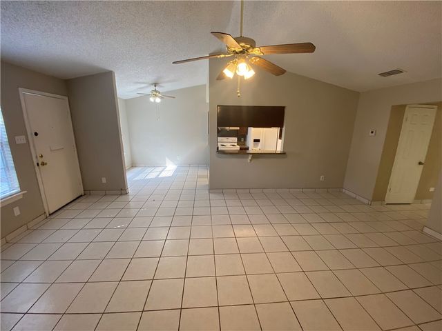 7201 Kress F-1, Corpus Christi, TX 78413