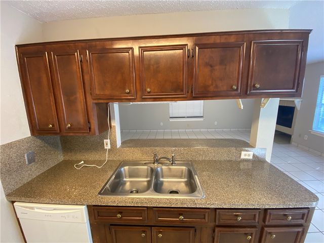 7201 Kress F-1, Corpus Christi, TX 78413