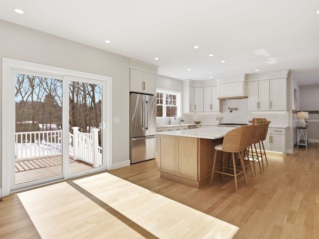 1 Delisio Dr, Andover, MA 01810